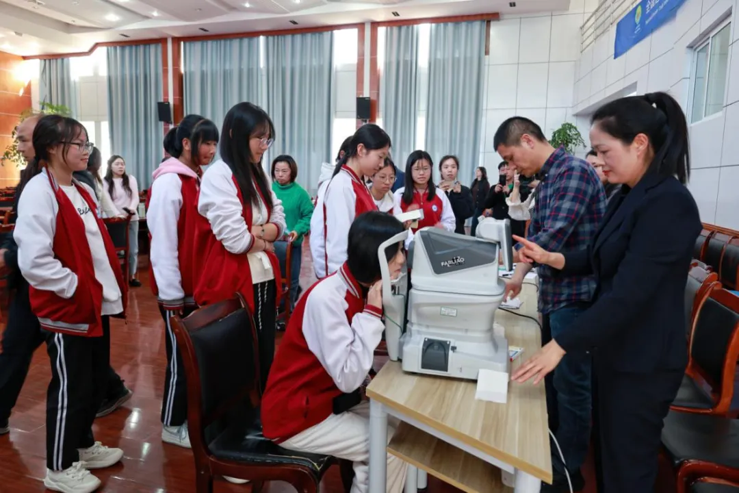 近视防控 计量在行动——大理州市场监管局开展“3·15”系列计量宣传服务活动