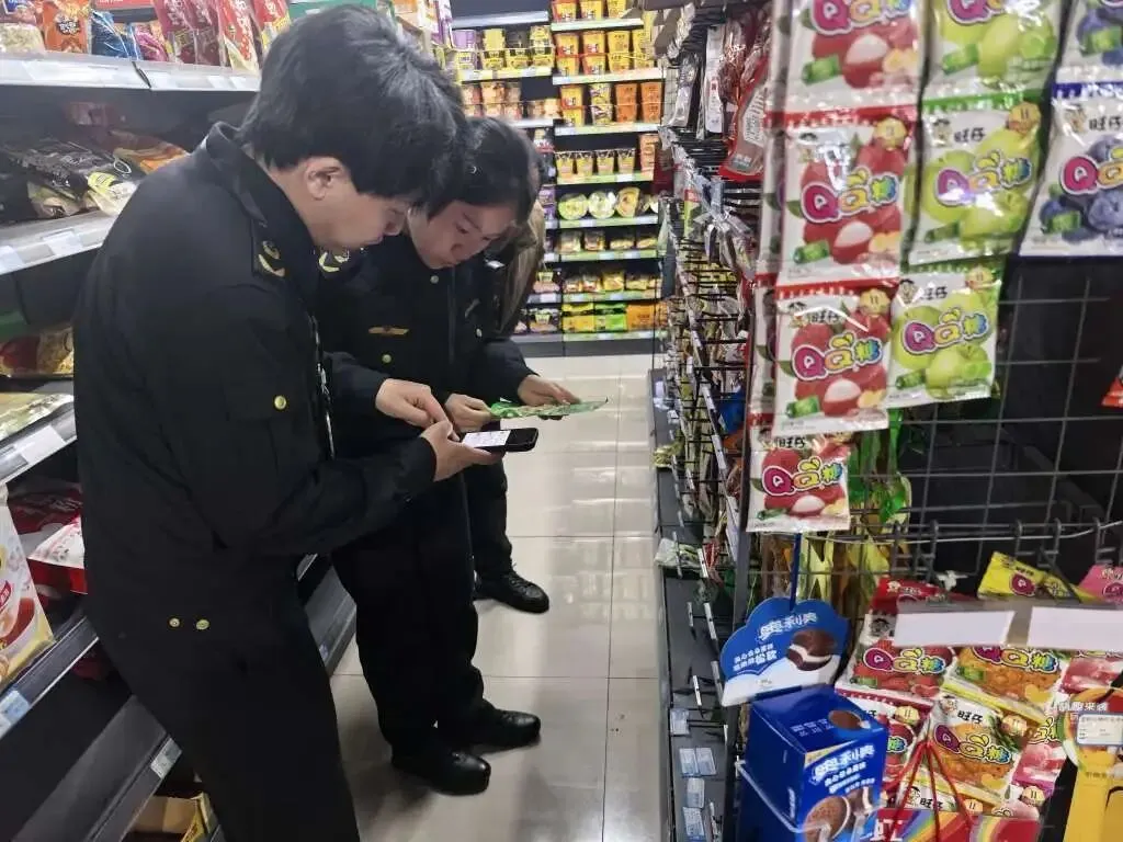 紧盯“3·15”曝光问题,市市场监管局横店分局开展专项排查整治