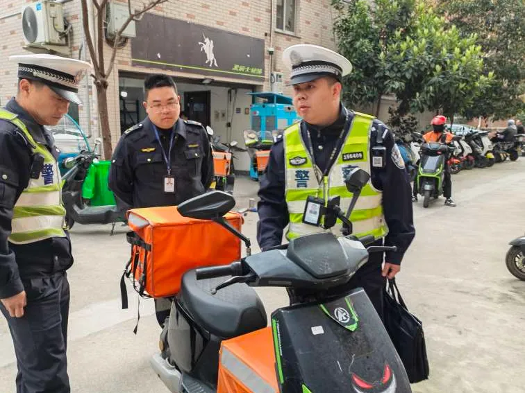 紧盯“3·15”曝光问题,市市场监管局横店分局开展专项排查整治