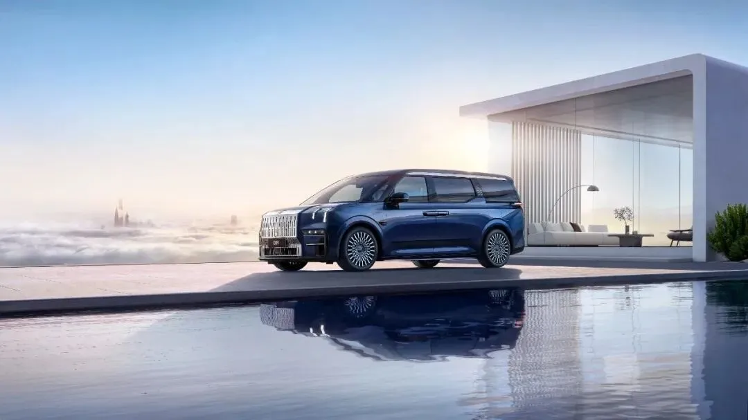 极氪8X,“热”了浦江,“火”了市场