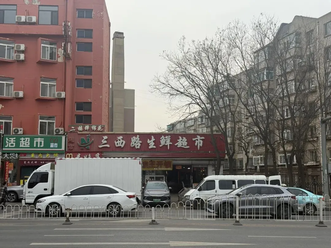 逛到一处“低调”但超热闹的农贸市场,只有附近居民知道