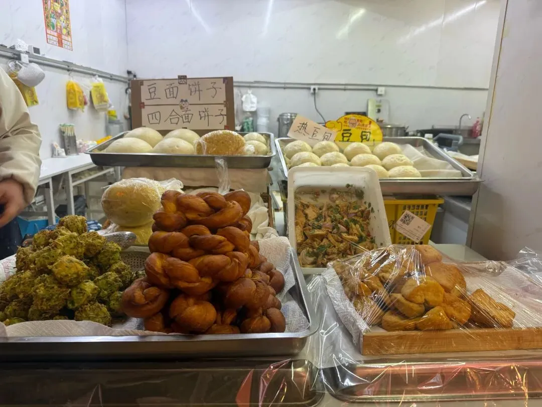 逛到一处“低调”但超热闹的农贸市场,只有附近居民知道