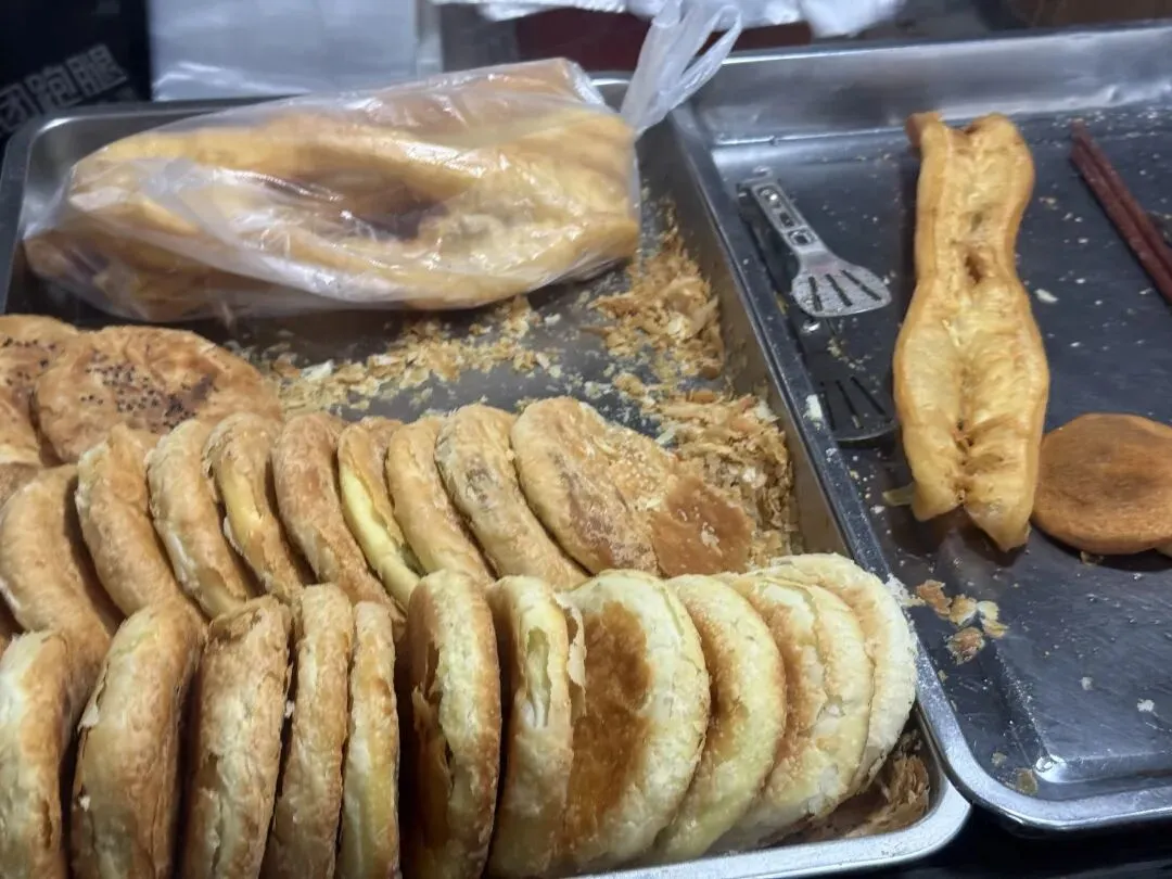 逛到一处“低调”但超热闹的农贸市场,只有附近居民知道