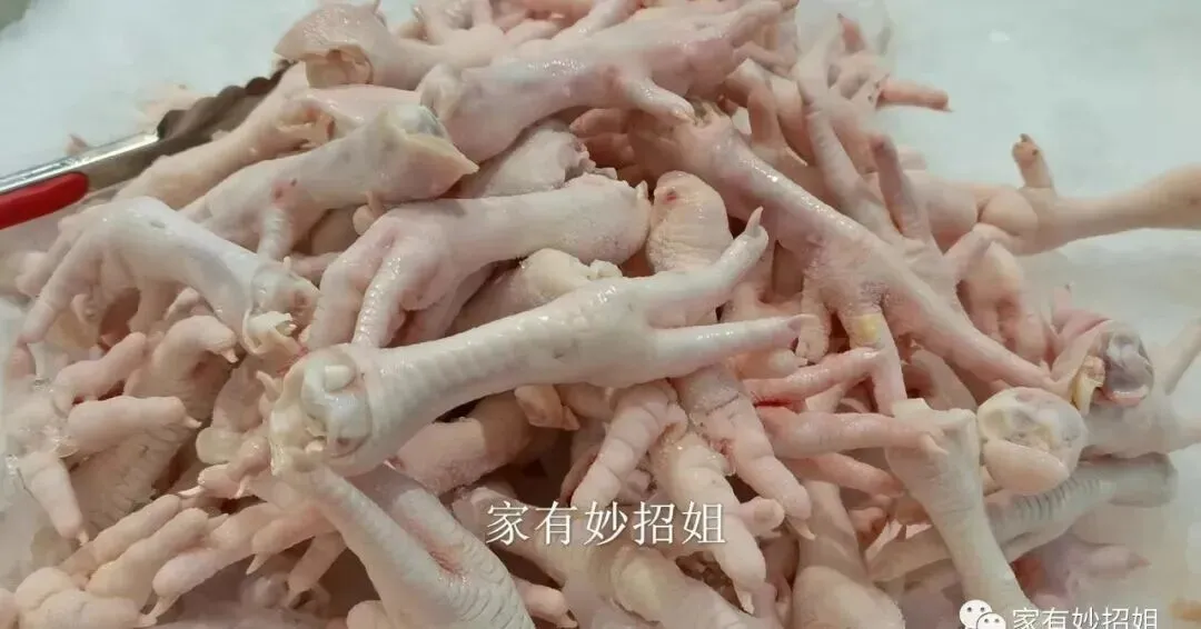 1只鸡才2个鸡爪,为何市场上的鸡爪低价销售还不断货?看完才知道