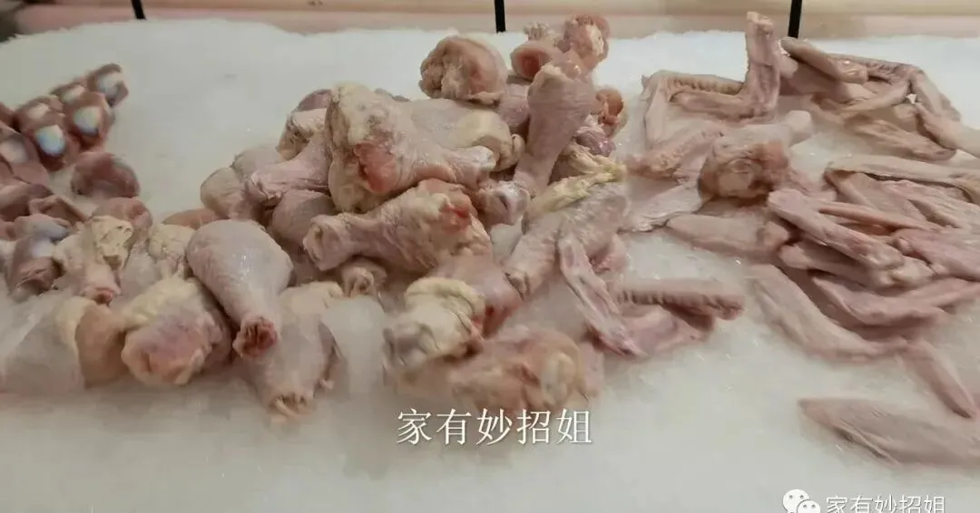 1只鸡才2个鸡爪,为何市场上的鸡爪低价销售还不断货?看完才知道