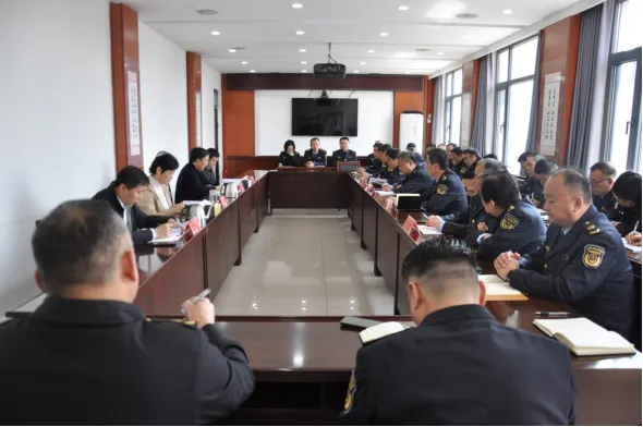 濮阳市市场监管局党组书记、局长岳春青赴市场监管综合行政执法支队调研指导工作