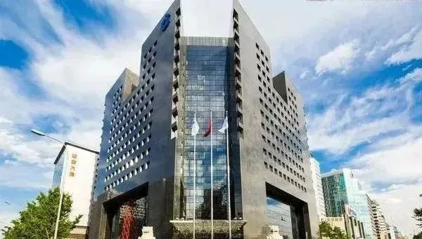 这些银行收购艺术珍品!这些企业都在市场上搜刮艺术品,用来抵抗通货膨胀!