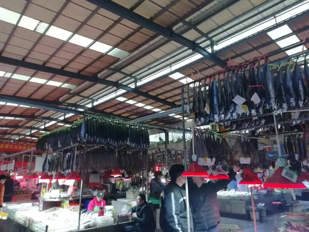 晒鱼干哪家强,山东青岛海鲜市场