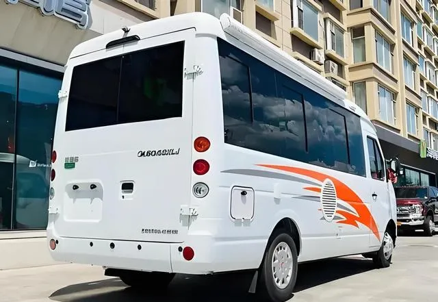 五菱杀入房车市场!11.9万配2.4T柴油+6AT,长近6米,自带大床房