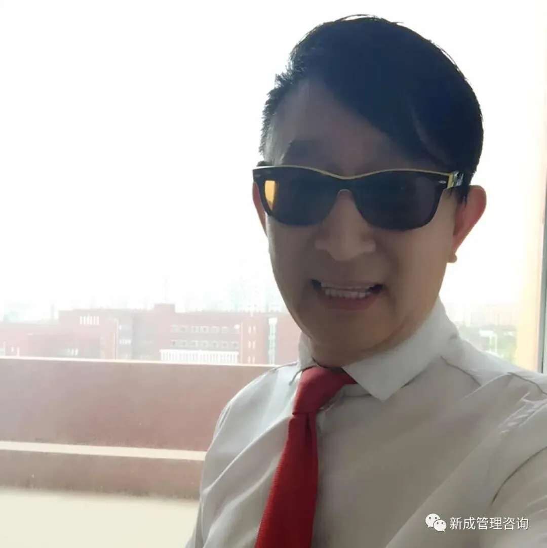 《读书笔记》芒格警示录:当战争引爆市场,人性如何决定你属于那1%还是99%