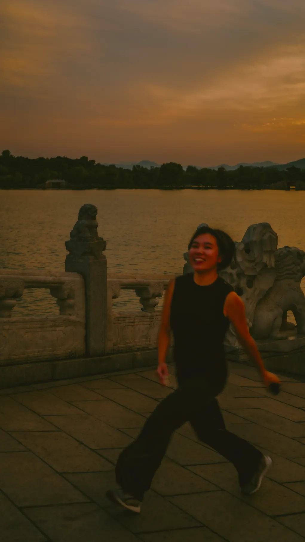 营销东亚特色纺织工艺的4个品牌 : Sophie Hong台北香云纱,Suzusan日本绞染 ,Slowmaking多伦多苗族蜡染,Tibet Home纽约藏族工艺