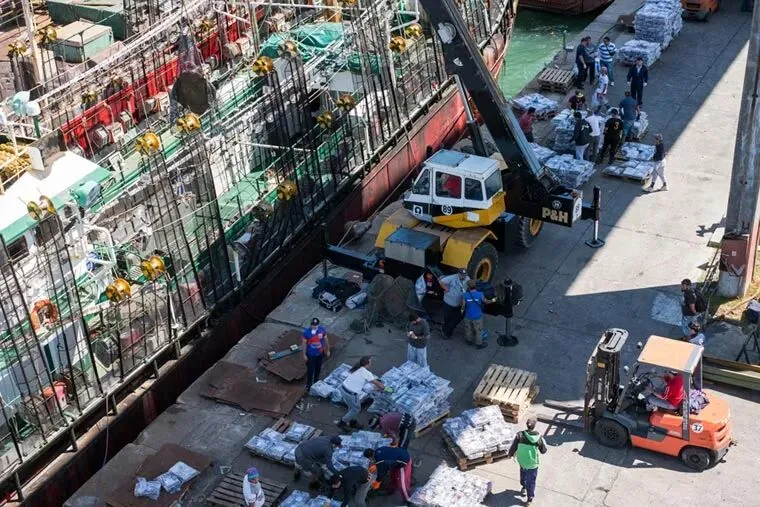 这项交易被视为秘鲁其他渔业和新兴市场渔业的可复制模式.