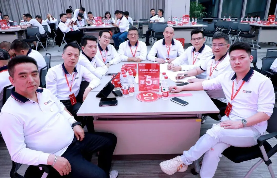 星讯| 鹭岛研讨“营销破局”,互学共进“聚力向新”——星艺装饰全国优才研讨·2026