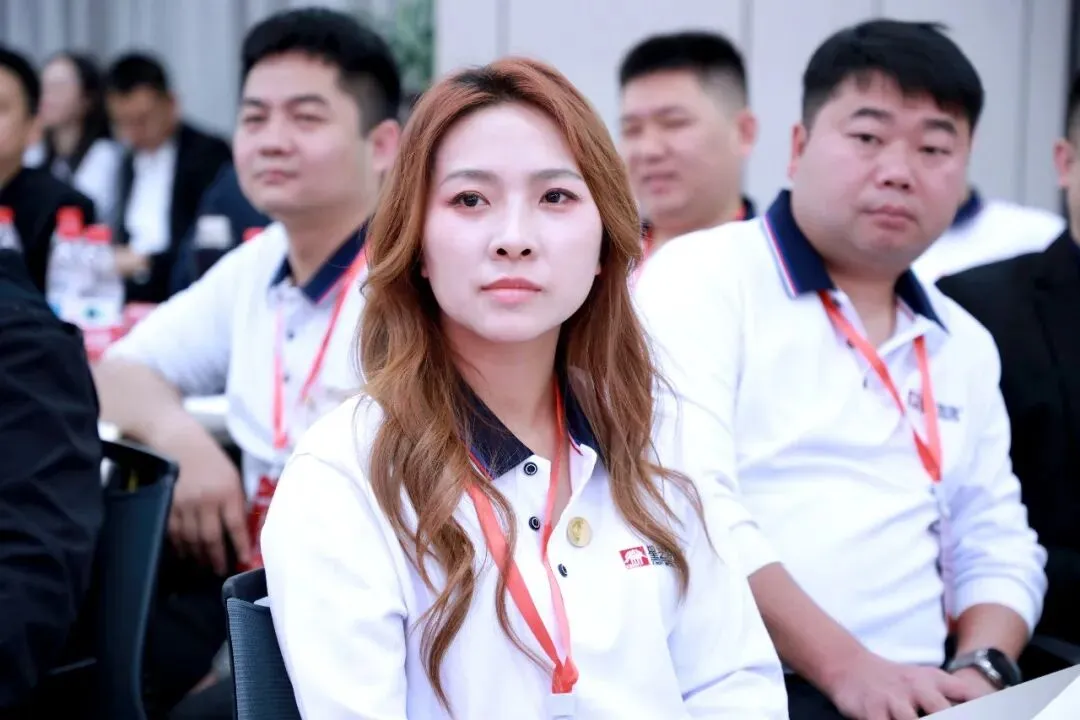 星讯| 鹭岛研讨“营销破局”,互学共进“聚力向新”——星艺装饰全国优才研讨·2026