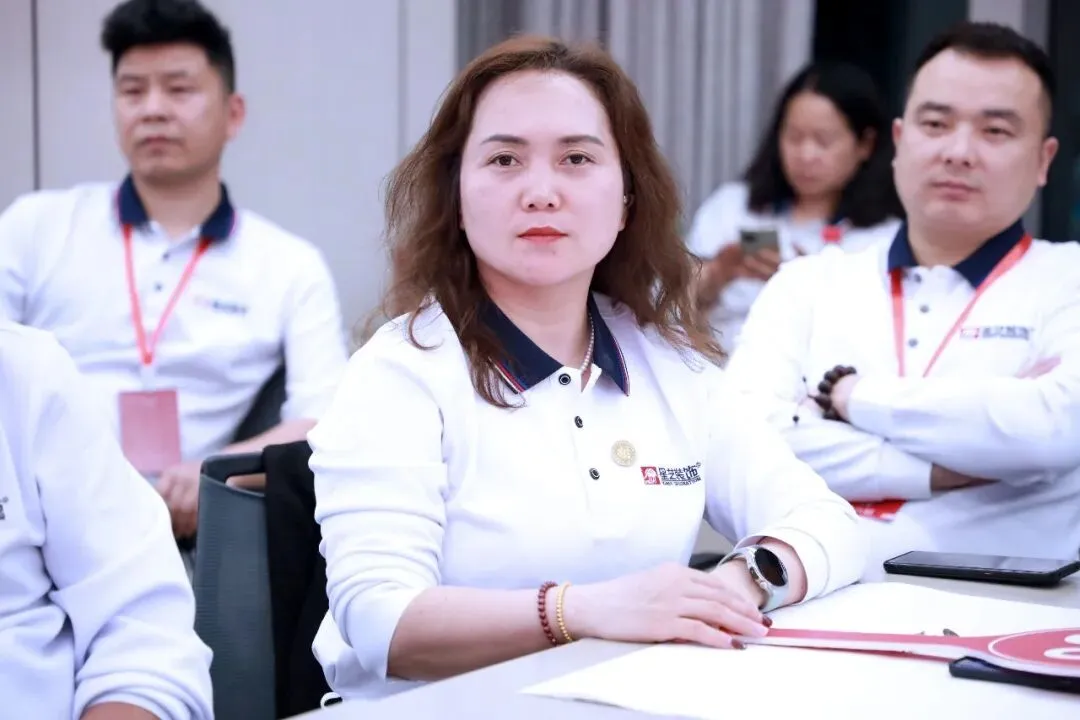 星讯| 鹭岛研讨“营销破局”,互学共进“聚力向新”——星艺装饰全国优才研讨·2026