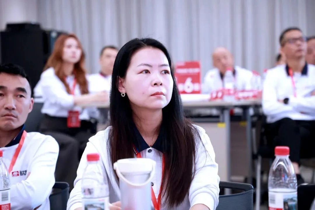 星讯| 鹭岛研讨“营销破局”,互学共进“聚力向新”——星艺装饰全国优才研讨·2026