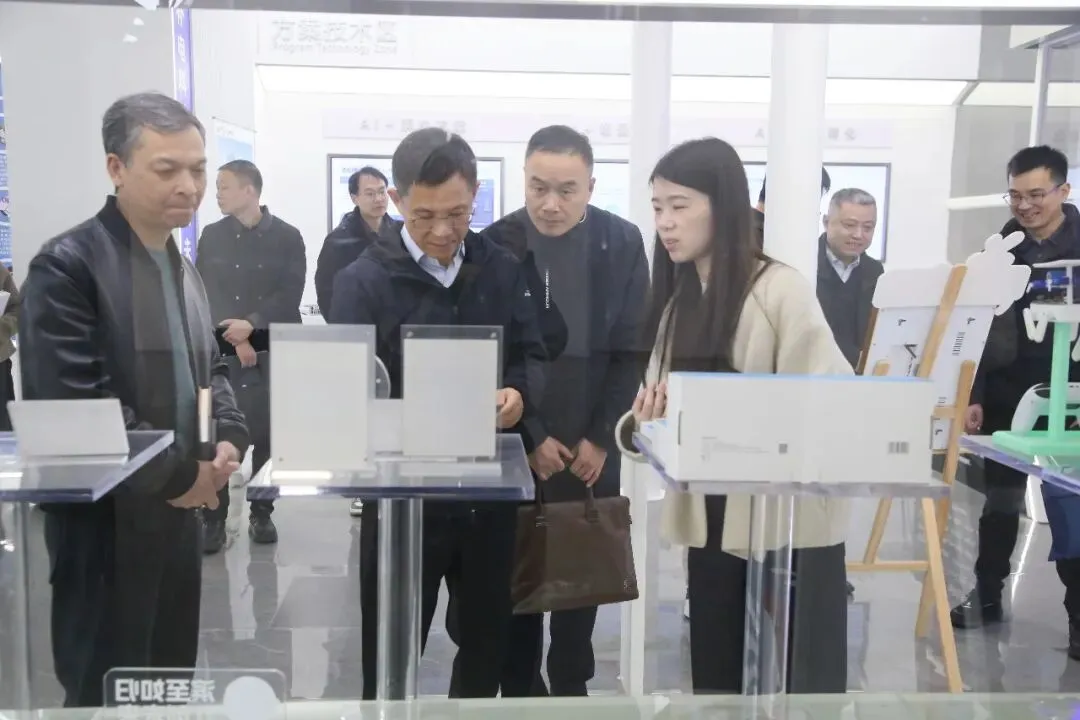 资讯 | 杭州市市场监管局领导一行莅临杭州人工智能产业园考察调研OPC
