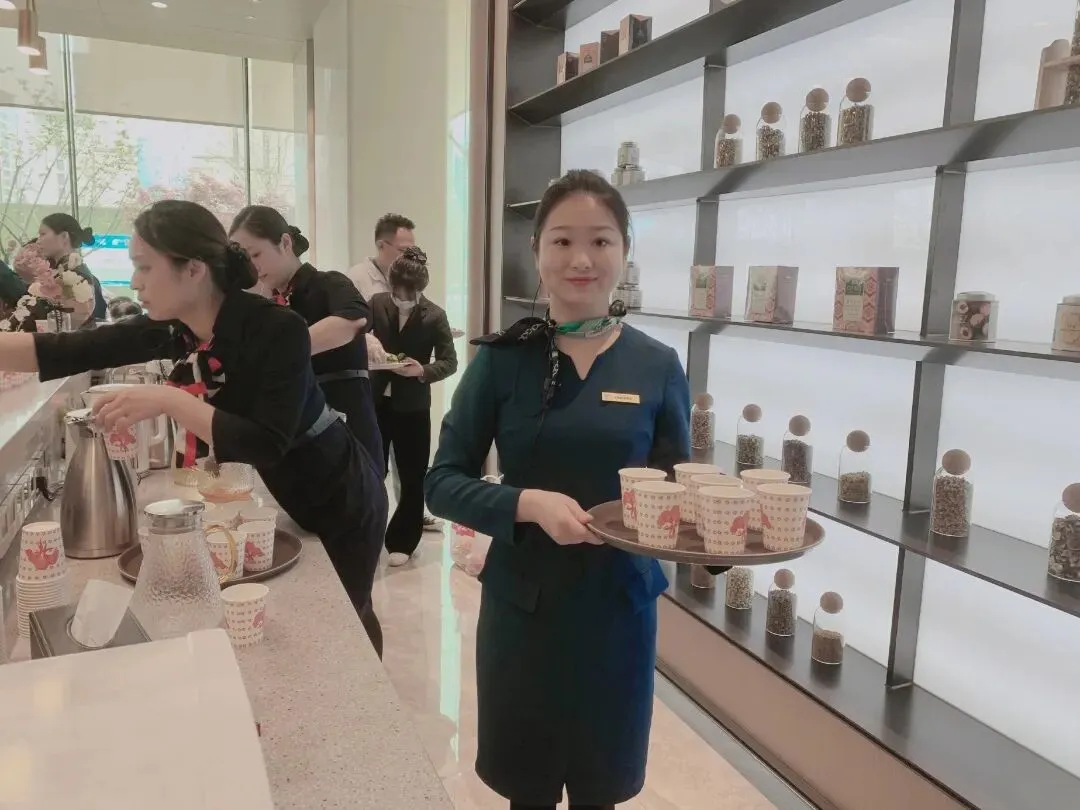 【喜讯】上饶桃李郡营销中心水投新洪物业正式进驻