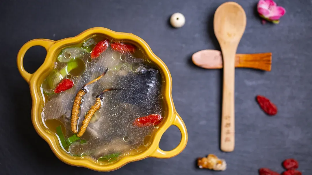 崩了,虫草市场暴雷了!