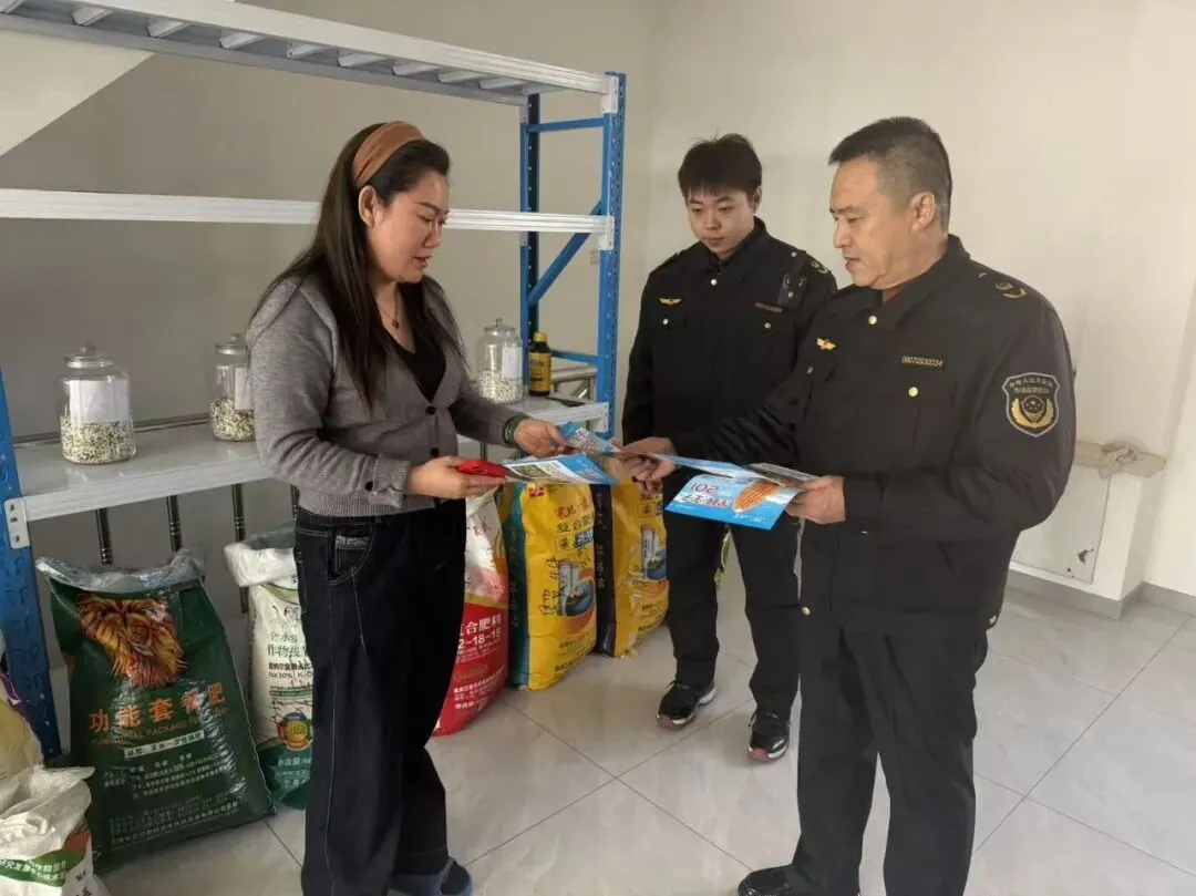 亮剑护农守底线 打假保耕促丰收——县市场监督管理局全面推进农资打假保春耕专项行动