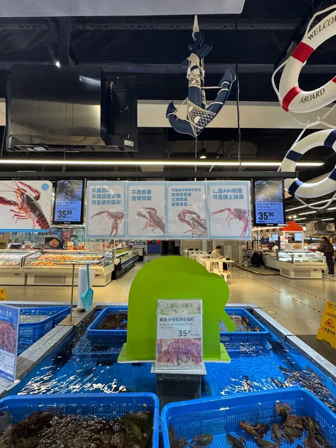 品牌营销动向(一)「辛芷蕾成为雅诗兰黛全球彩妆代言人」