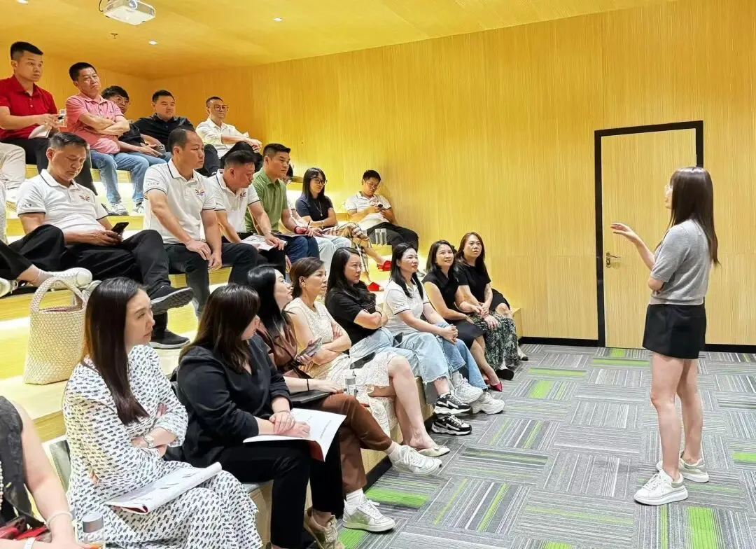 探索数字营销 解码低空经济 | 深圳市第四期“点燃学习”高级研讨班课程成功举办