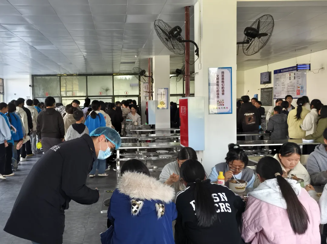 三管齐下 护航开学“第一餐”——营山县市场监管局开展春季校园食堂食品安全专项检查