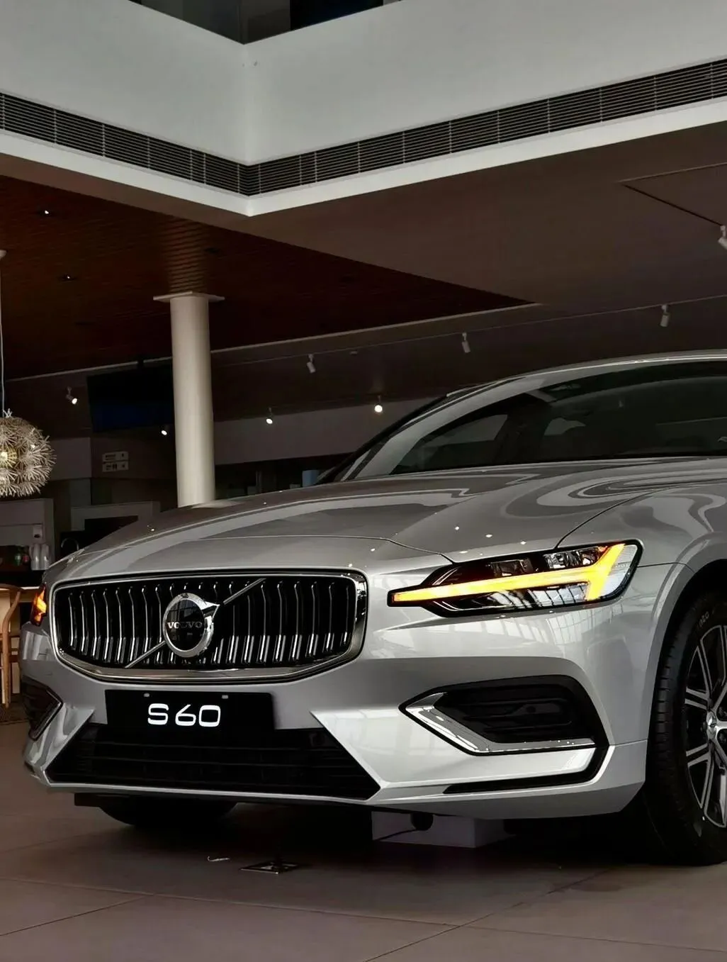 击穿豪华 B 级市场价格底线,沃尔沃 S60 限时置换补贴价 15.99 万起!