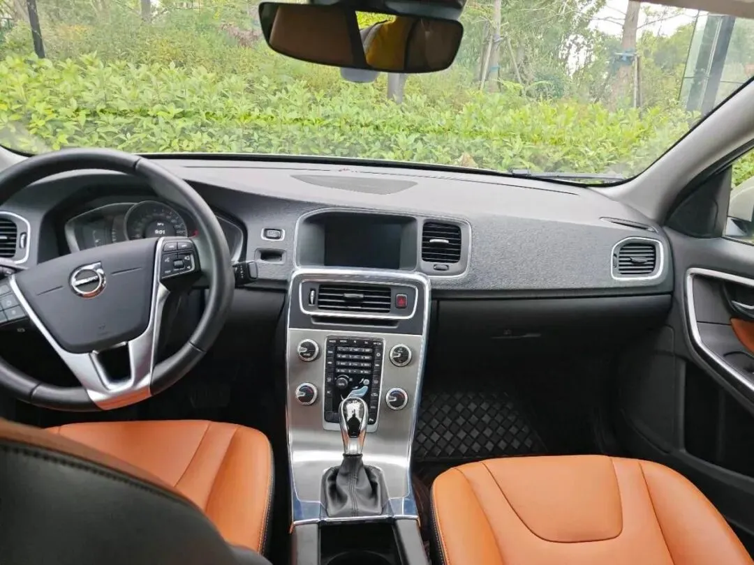 击穿豪华 B 级市场价格底线,沃尔沃 S60 限时置换补贴价 15.99 万起!