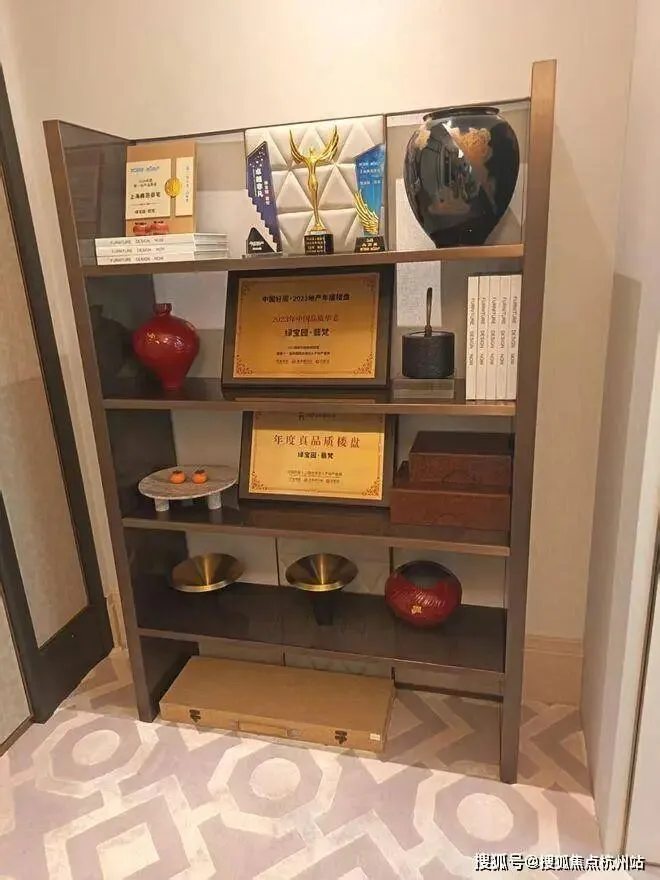 绿宝园翡梵别墅(营销中心)官方网站-上海绿宝园翡梵别墅销售中心(售楼处)-2026绿宝园欢迎您-地址-价格-户型-交房时间-绿宝园售楼处电话