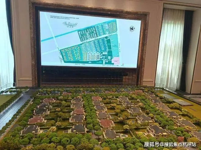 绿宝园翡梵别墅(营销中心)官方网站-上海绿宝园翡梵别墅销售中心(售楼处)-2026绿宝园欢迎您-地址-价格-户型-交房时间-绿宝园售楼处电话