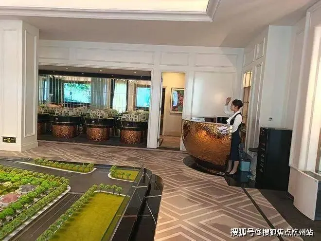 绿宝园翡梵别墅(营销中心)官方网站-上海绿宝园翡梵别墅销售中心(售楼处)-2026绿宝园欢迎您-地址-价格-户型-交房时间-绿宝园售楼处电话