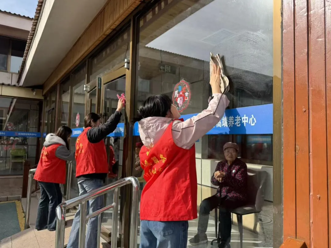 建功“十五五” 青春志愿行丨计算机技术系开展“传雷锋薪火,暖青春岁月”志愿服务活动