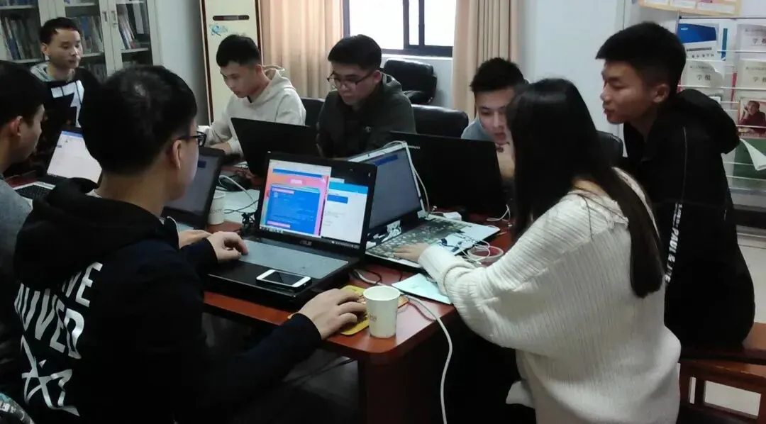 【专业解读】智能技术学院转载:计算机网络技术专业——组建运维网络,架设沟通桥梁