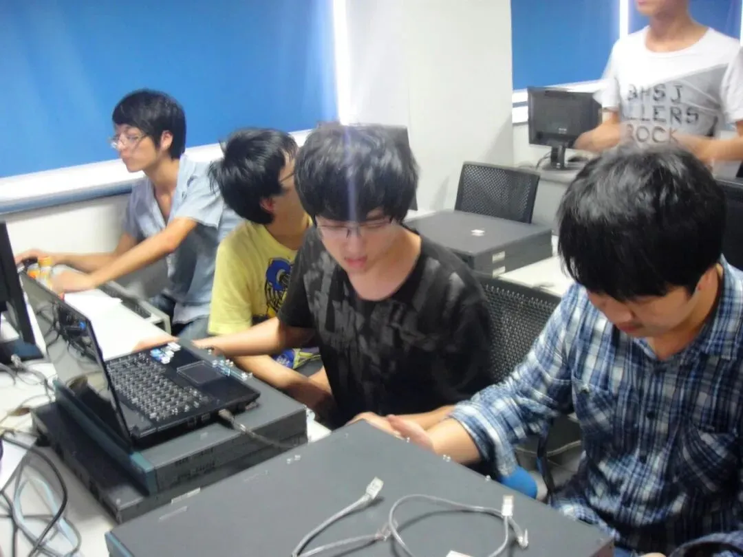 【专业解读】智能技术学院转载:计算机网络技术专业——组建运维网络,架设沟通桥梁