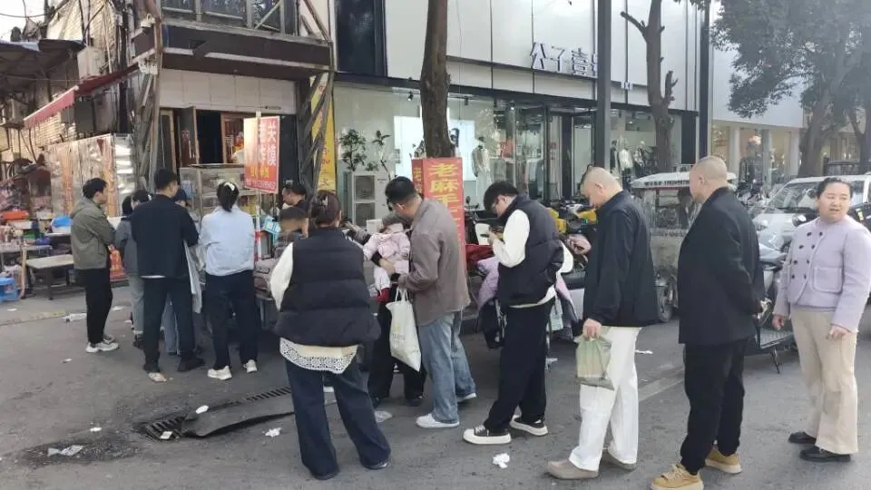 洛阳美食-关林市场老关炸馍