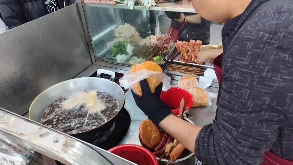 洛阳美食-关林市场老关炸馍