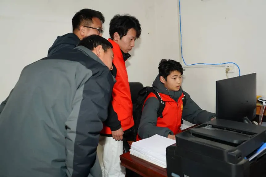 弘扬志愿精神,普及电脑知识——数字智能学院开展特色外出实践活动