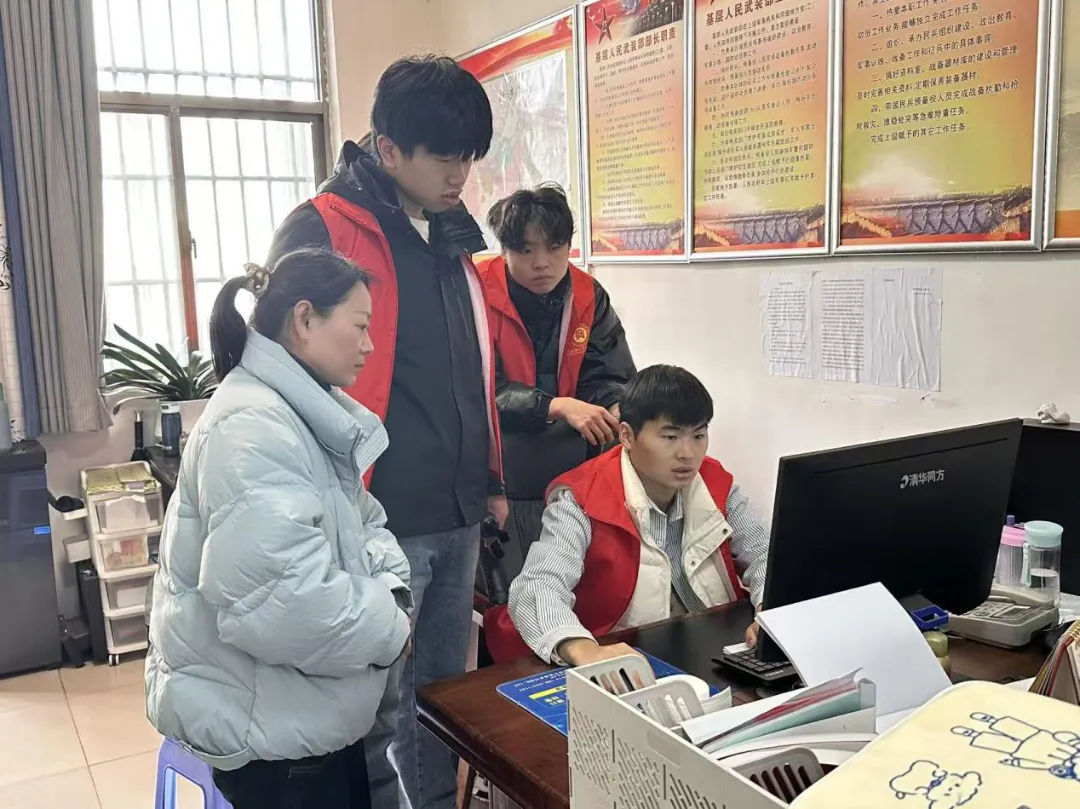 弘扬志愿精神,普及电脑知识——数字智能学院开展特色外出实践活动