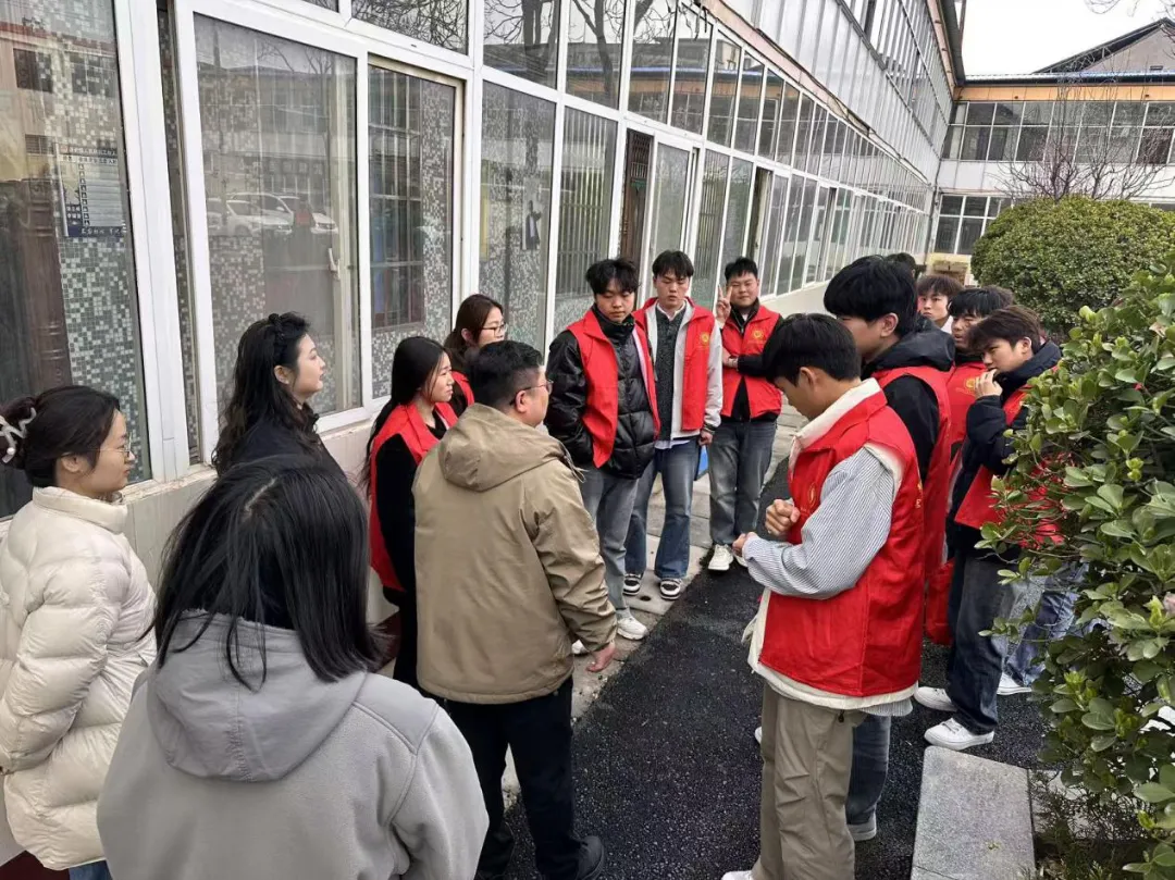 弘扬志愿精神,普及电脑知识——数字智能学院开展特色外出实践活动