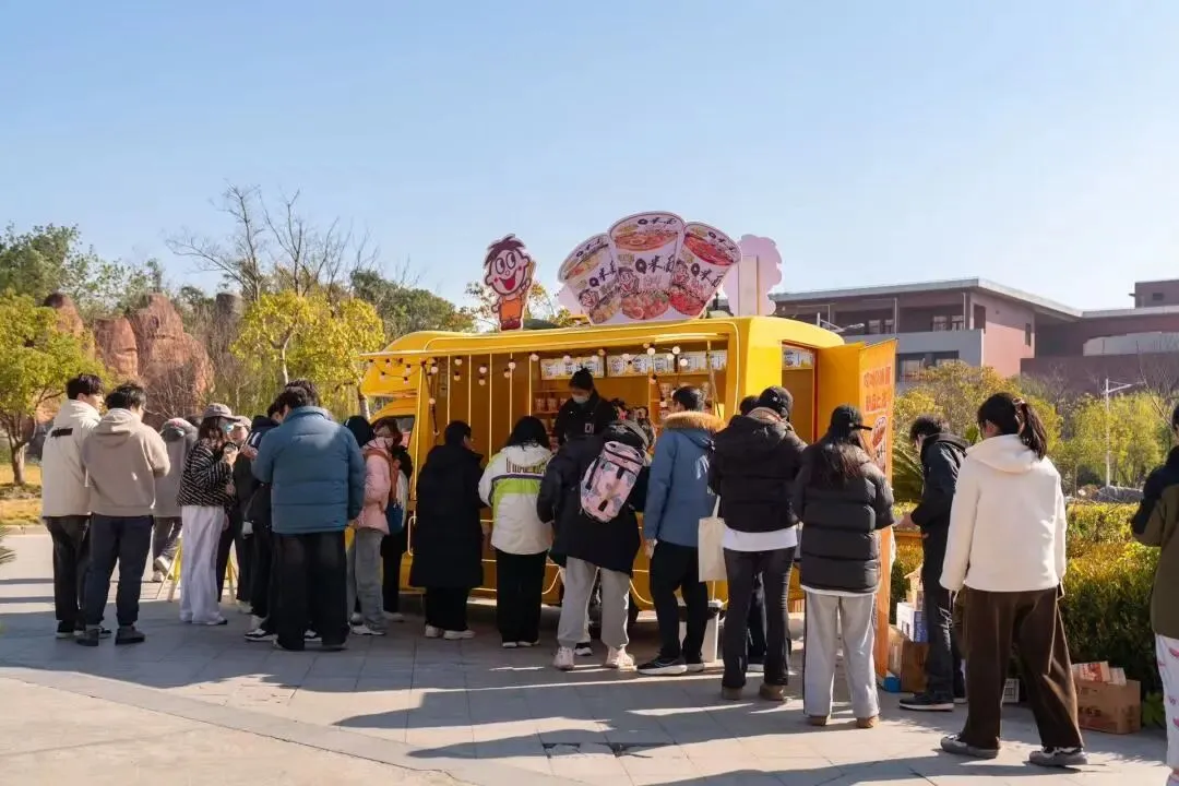 活动营销 | 真实体验胜千言!旺旺 Q 米面快闪车Z世代营销,高效种草新品