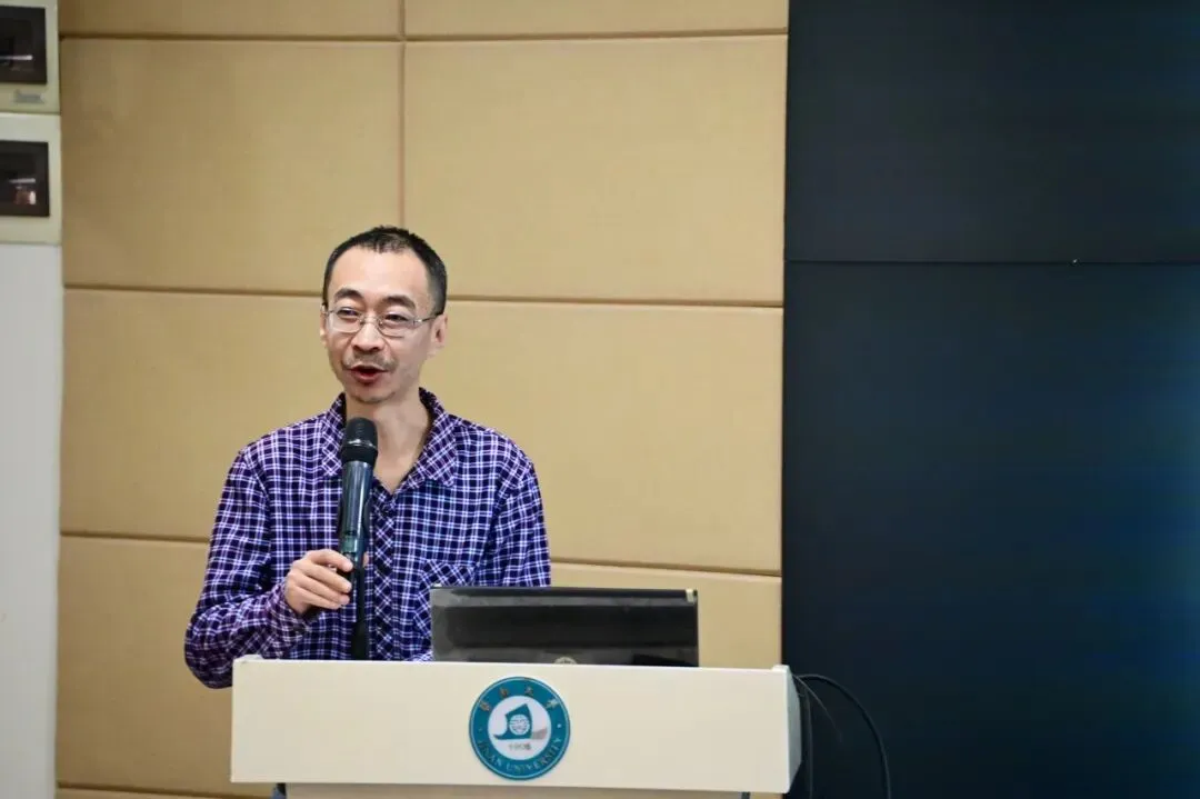 《中国广告年鉴》及《中国营销传播高质量发展报告》编辑出版研讨会在广州顺利召开