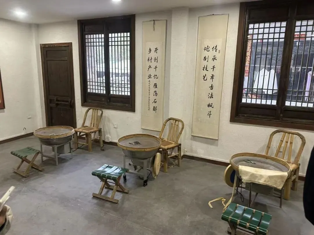 探访百年匠心,解码营销智慧 | 市场营销专业师生赴乐清铁枫堂调研纪实