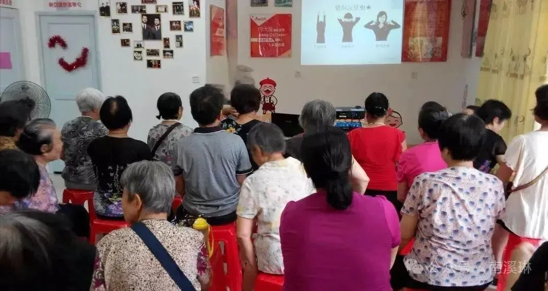 央视曝光!假专家真骗局,私域营销暴利围猎老人,坦言最怕3.15,终于认栽!