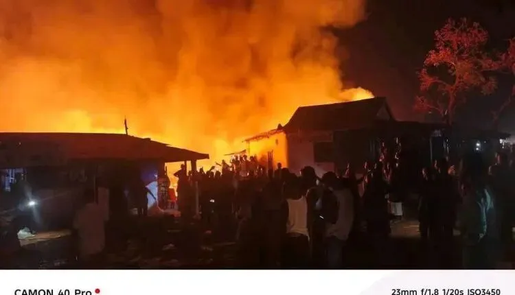 几内亚锡吉里突发大火!Lero中央市场付之一炬,开斋节前数百家庭陷绝境