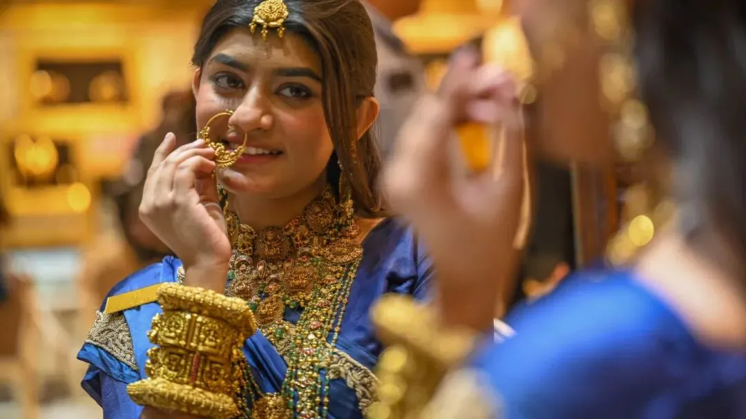 黄金和白银抛售加剧,通胀担忧笼罩全球市场