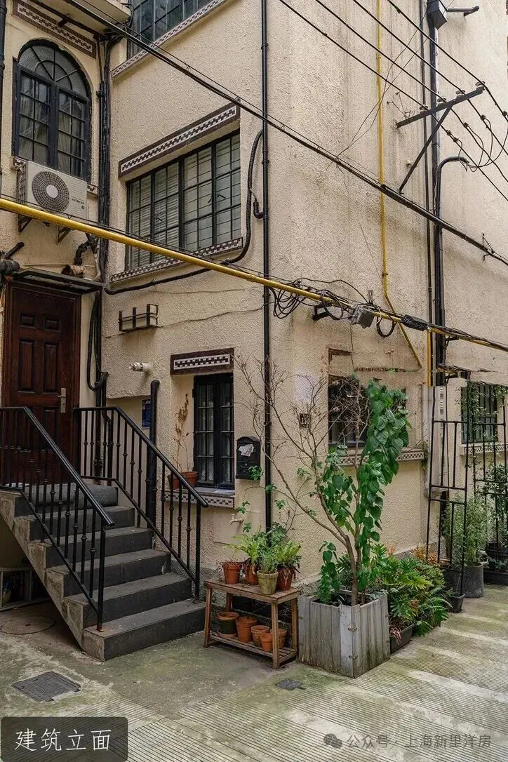 直降430万,目前市场2000万左右性价比最高,最强整栋,镇宁路渔光邨,144.24平,报价2150万出售中,近期看房方便!