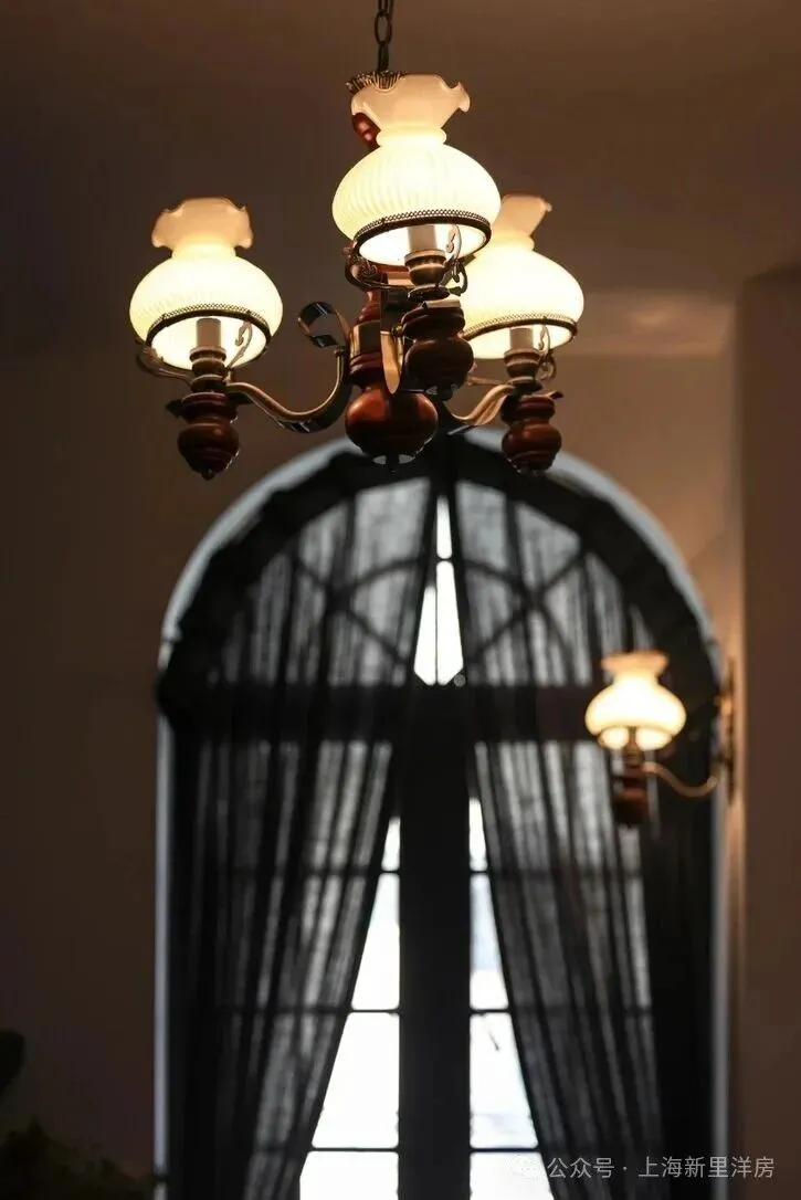 直降430万,目前市场2000万左右性价比最高,最强整栋,镇宁路渔光邨,144.24平,报价2150万出售中,近期看房方便!