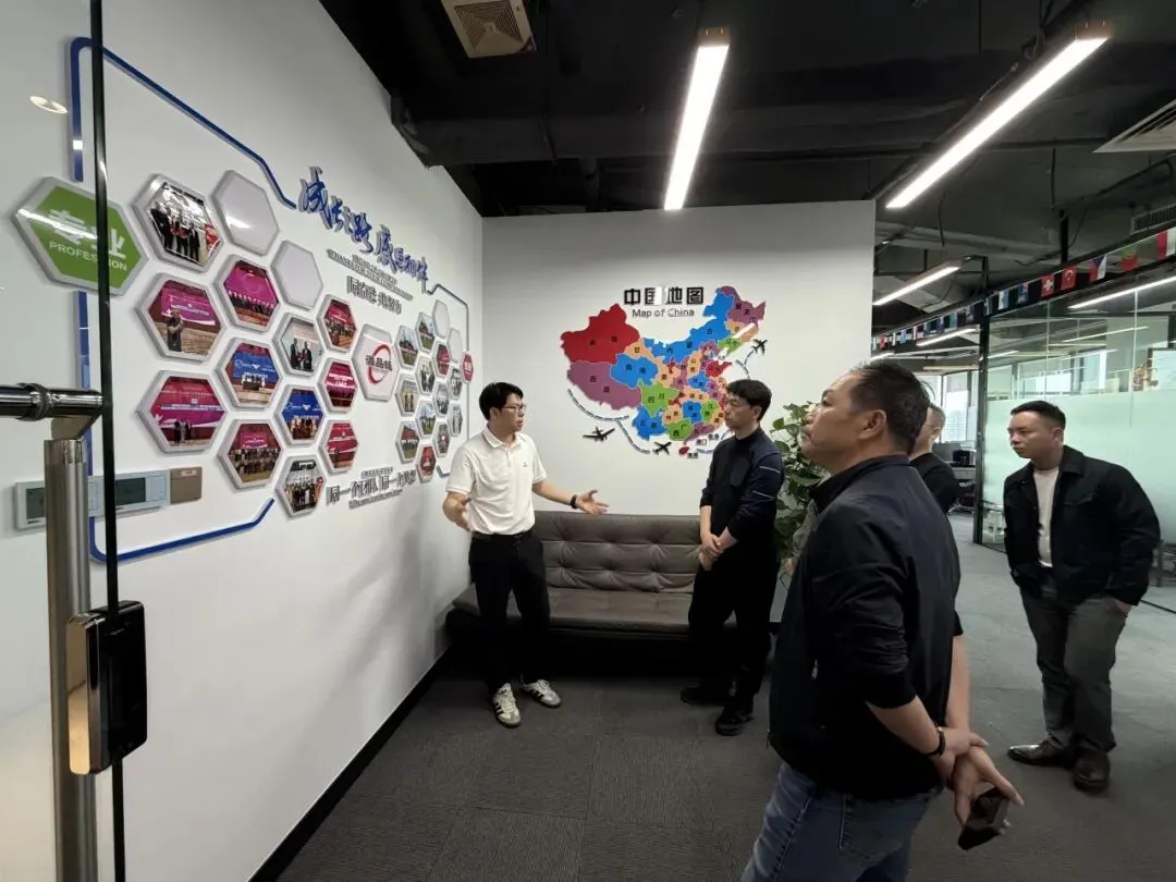 协会动态 | 链接中国制造与全球市场,协会会长黄赞雄率队走访源品链!