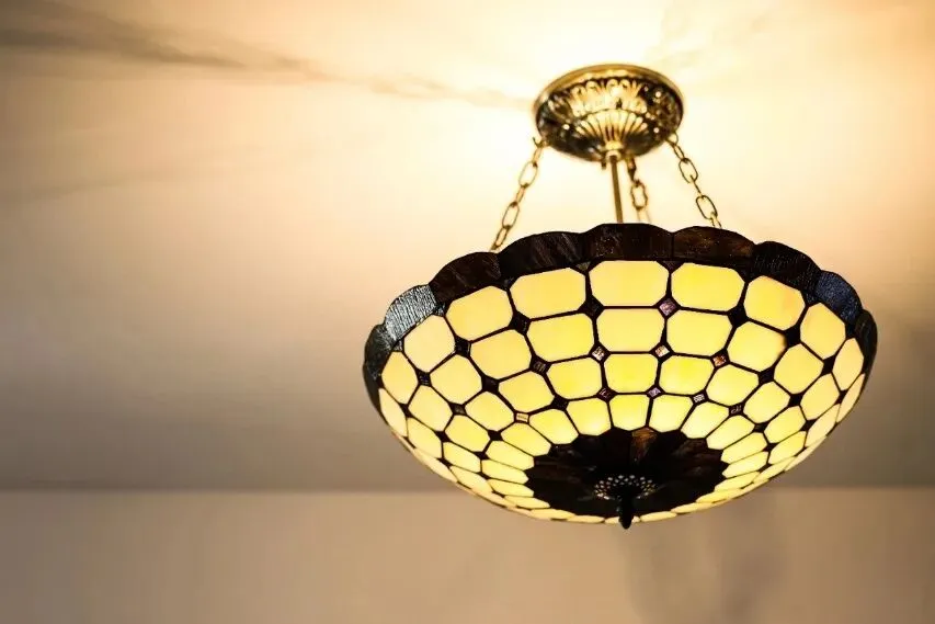 直降430万,成交倒计时了!目前市场2000万左右性价比最高,最强整栋,镇宁路渔光邨,144.24平,报价2150万出售中,近期看房方便!